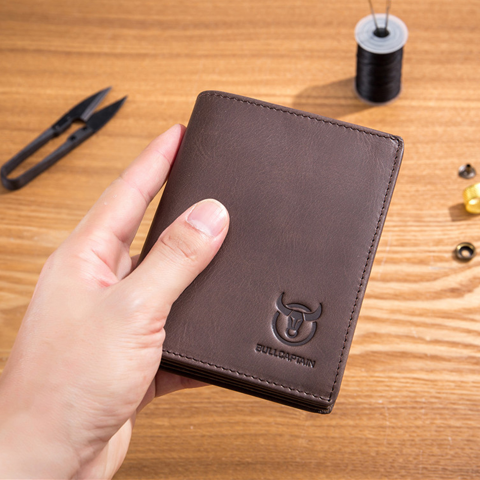 BULLCAPTAIN Men's RFID Blocking Bifold Wallet – Genuine Leather, Large Capacity